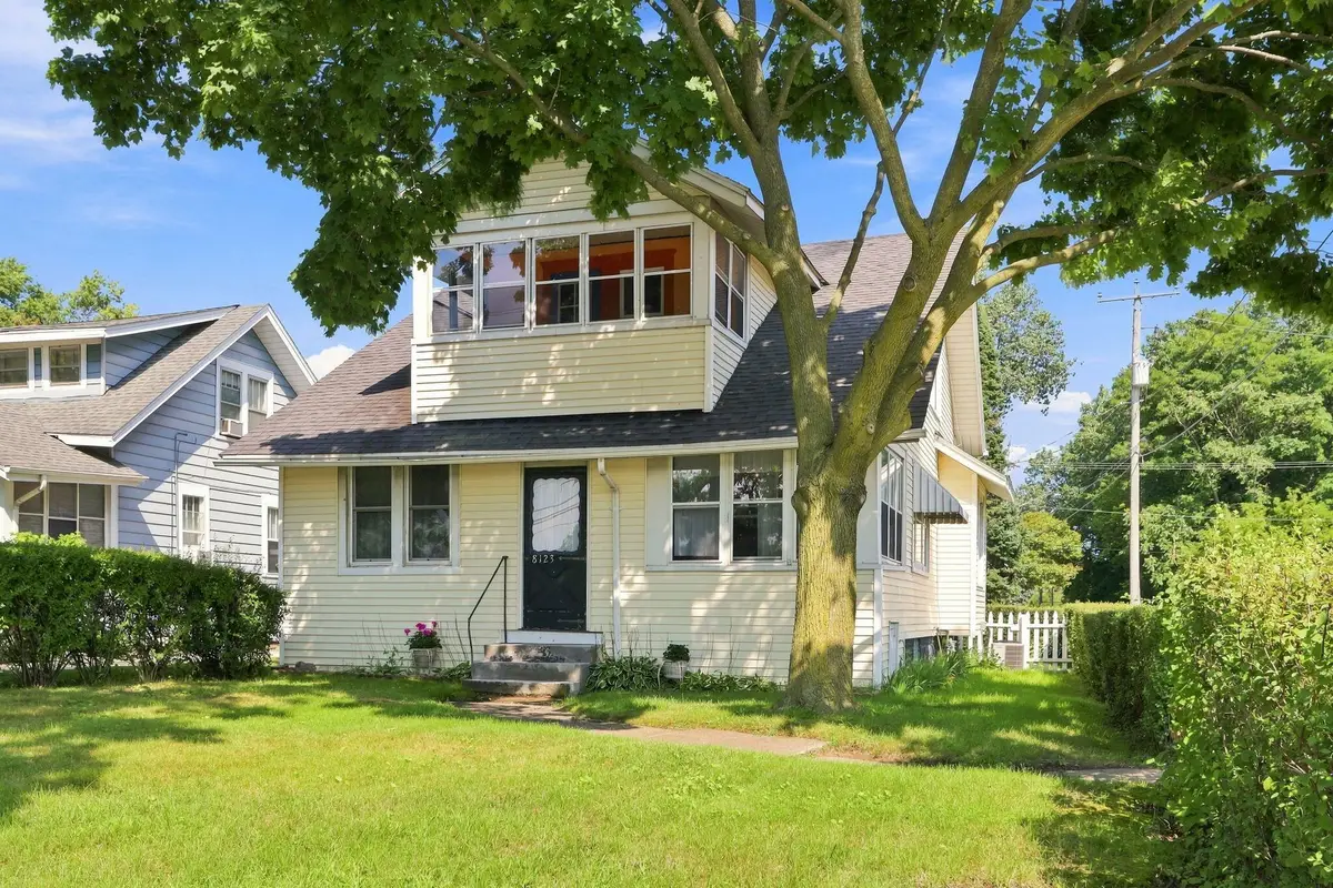 8123 Sheridan Rd, Kenosha, WI 53143 - #1