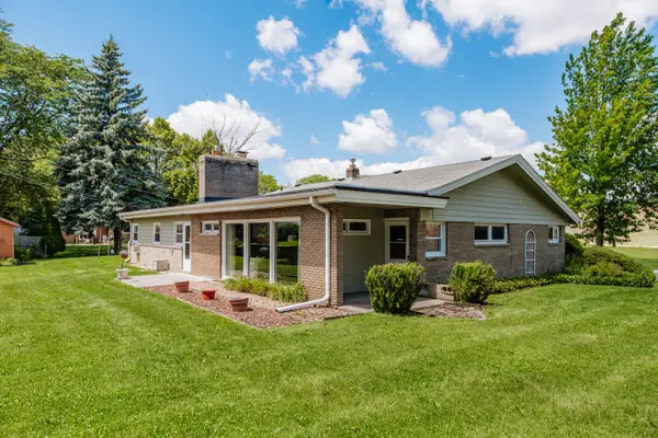 11307 W Garfield Ave, Wauwatosa, WI 53226