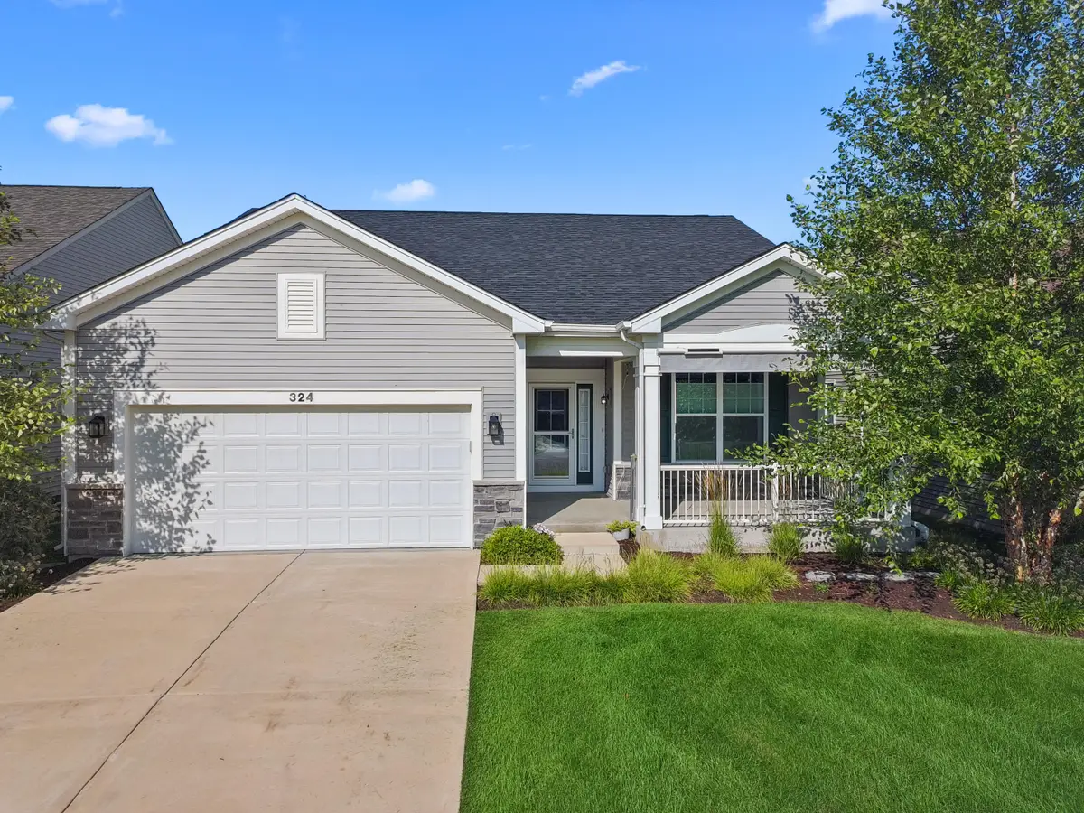 324 Gallant Dr, Lake Geneva, WI 53147 - #1