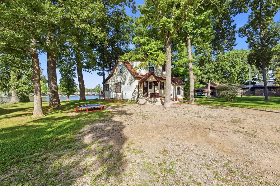 9669 River Pines Ln, Fremont, WI 54940 - #2