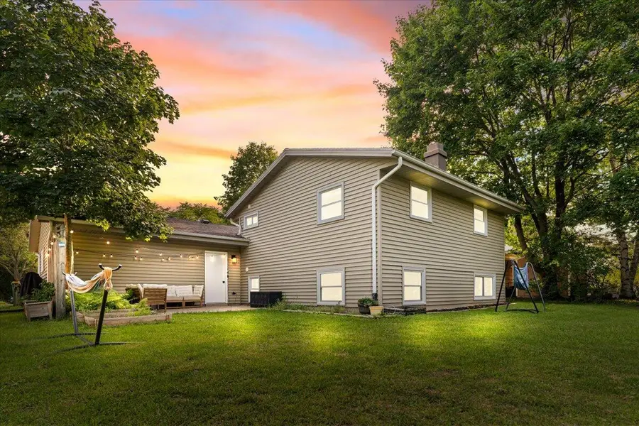 1912 Jefferson St, West Bend, WI 53090 - #2