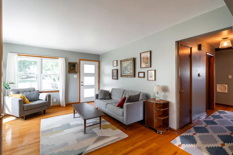4014 S Logan Ct, Milwaukee, WI 53207 - #3