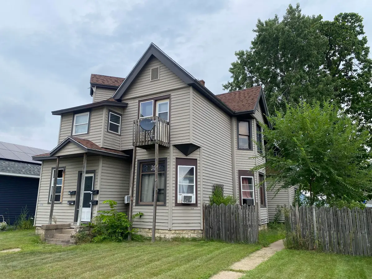 1328 Caledonia St, La Crosse, WI 54603 - #1
