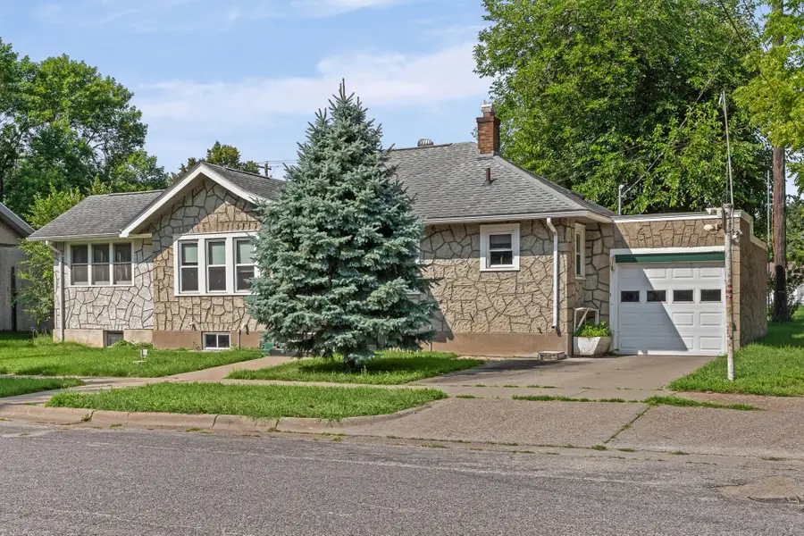1128 19th St S, La Crosse, WI 54601 - #2