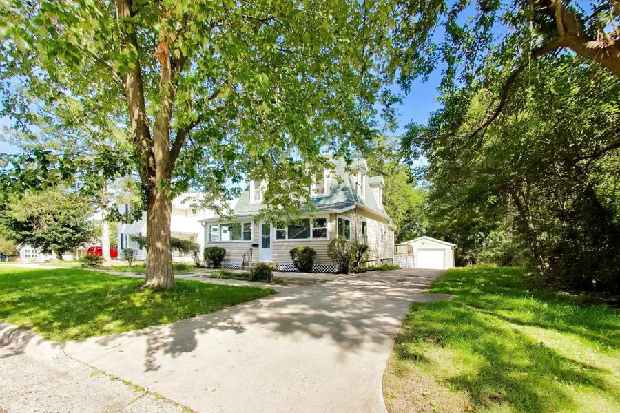 523 High St, Delavan, WI 53115 - #3