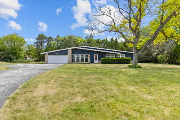 18345 Ashlea Dr, Brookfield, WI 53045