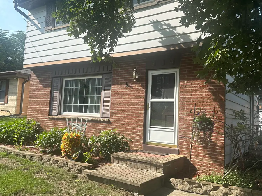 310 W Uncas Ave, Milwaukee, WI 53207 - #2