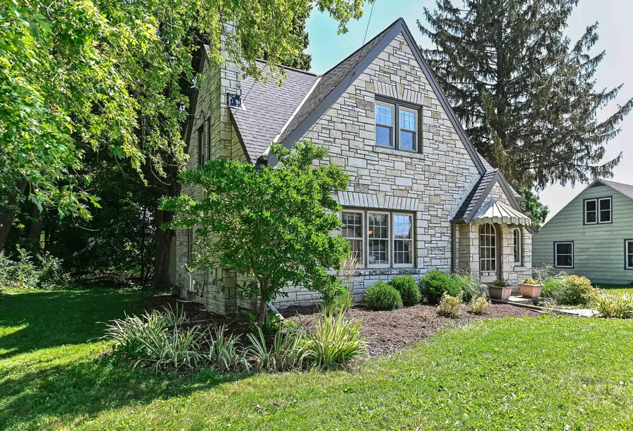 W232N6198 Waukesha Ave, Sussex, WI 53089 - #2