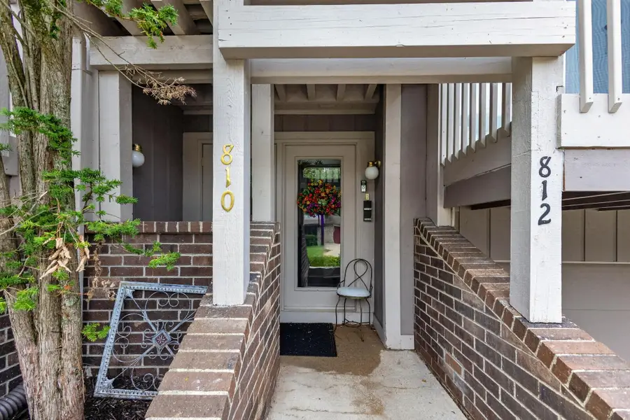810 Kendall Ln, Lake Geneva, WI 53147 - #3