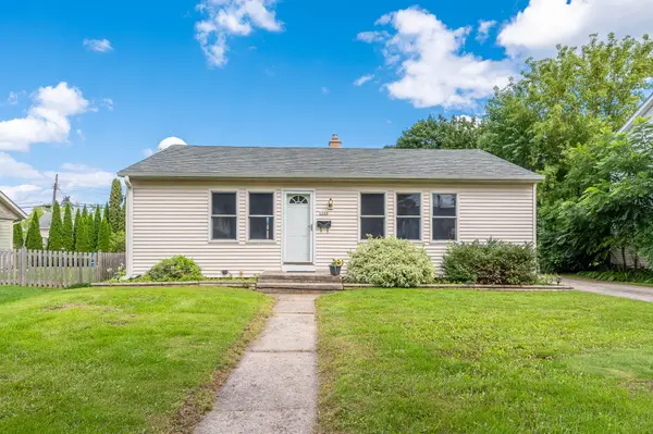 1028 8th Ave, Grafton, WI 53024