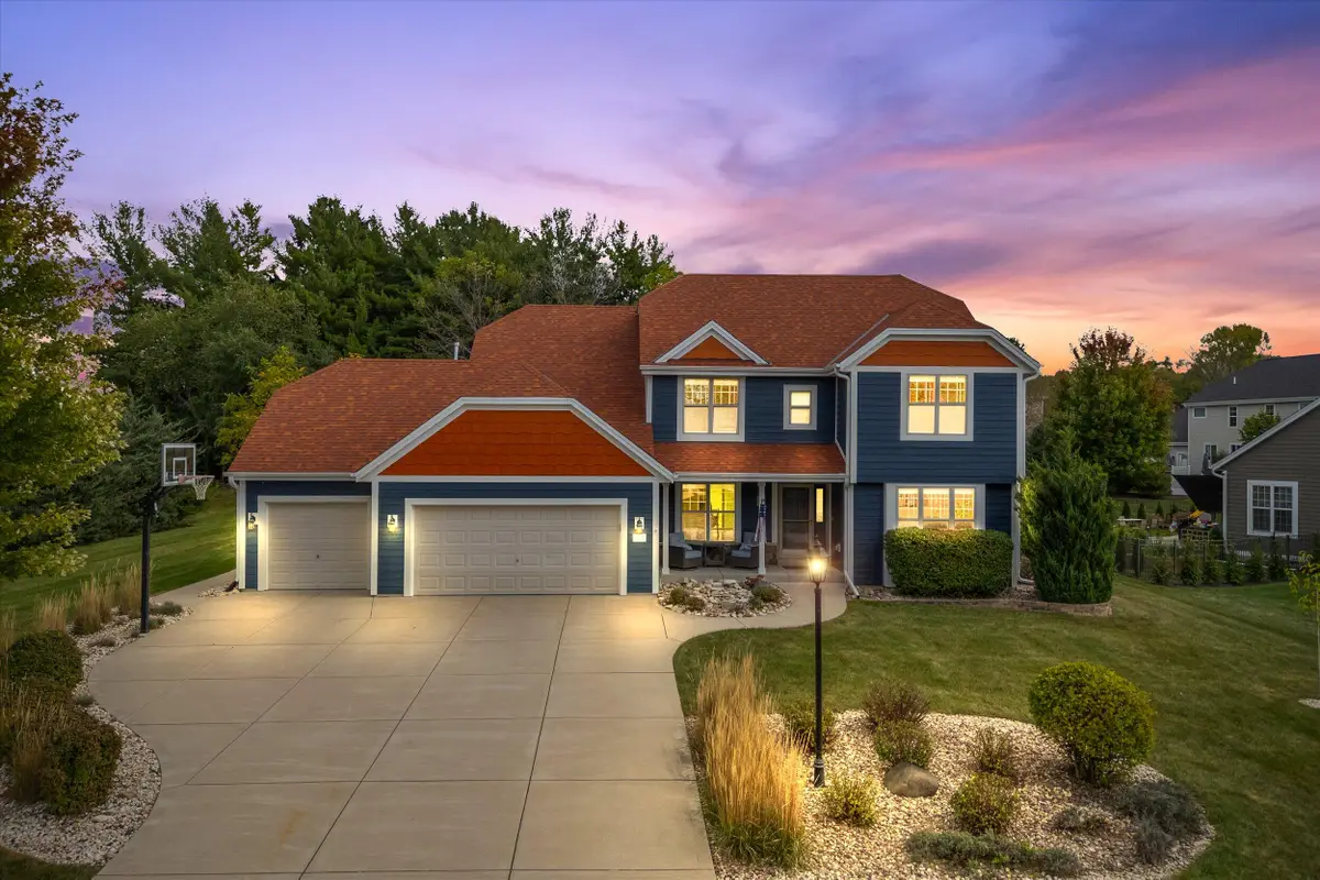 W273N2420 Arlington Ct, Pewaukee, WI 53072 - #1