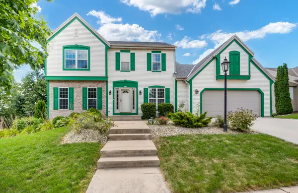 951 River Park Dr, Waukesha, WI 53189