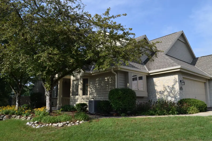 N21W24130 Garden Cir, Pewaukee, WI 53072 - #2