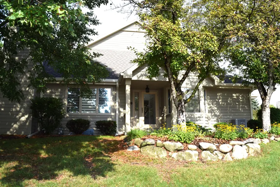 N21W24130 Garden Cir, Pewaukee, WI 53072 - #3