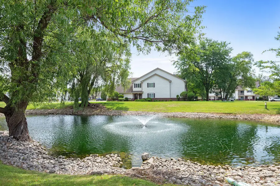542 Pewaukee Rd, Pewaukee, WI 53072 - #3