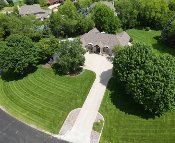 N49W28674 Chardon Dr, Merton, WI 53029