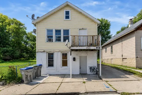 1953 S 5th Pl, Milwaukee, WI 53204