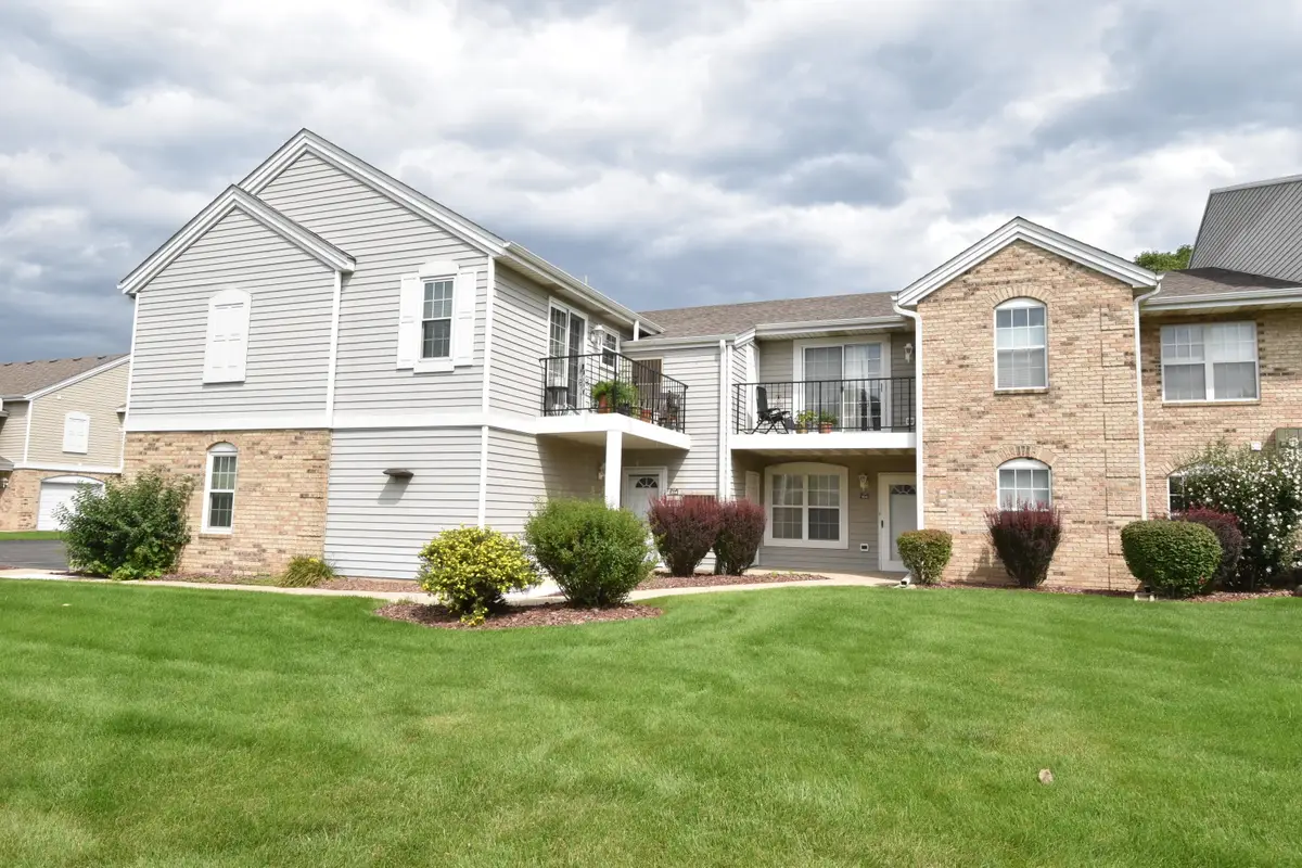 1208 N Sunnyslope Dr, Mount Pleasant, WI 53406 - #1