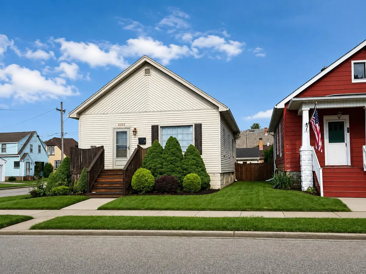 2225 Geneva St, Racine, WI 53402 - #1