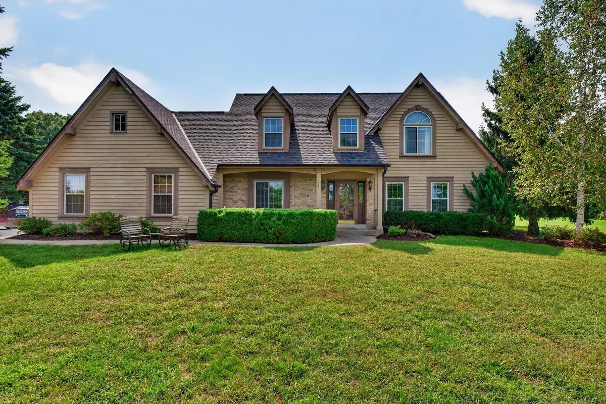 S93W33523 Fieldside Ct, Mukwonago, WI 53149 - #1