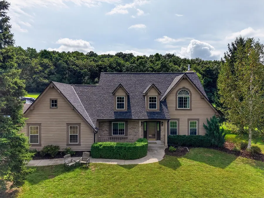 S93W33523 Fieldside Ct, Mukwonago, WI 53149 - #2