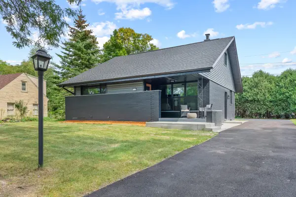 7470 N Navajo Rd, Fox Point, WI 53217