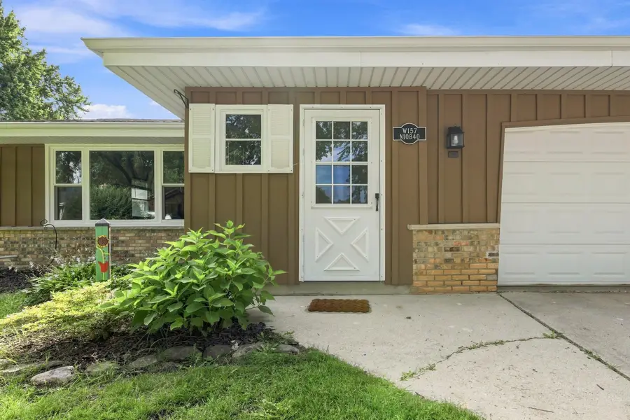 W157N10840 Catskill Ln, Germantown, WI 53022 - #3
