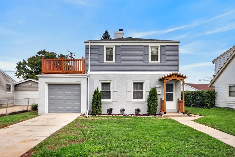 9251 W Swan Cir, Milwaukee, WI 53225 - #3