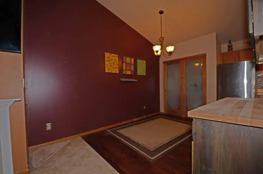 1011 Guthrie Rd, Waukesha, WI 53186 - #3