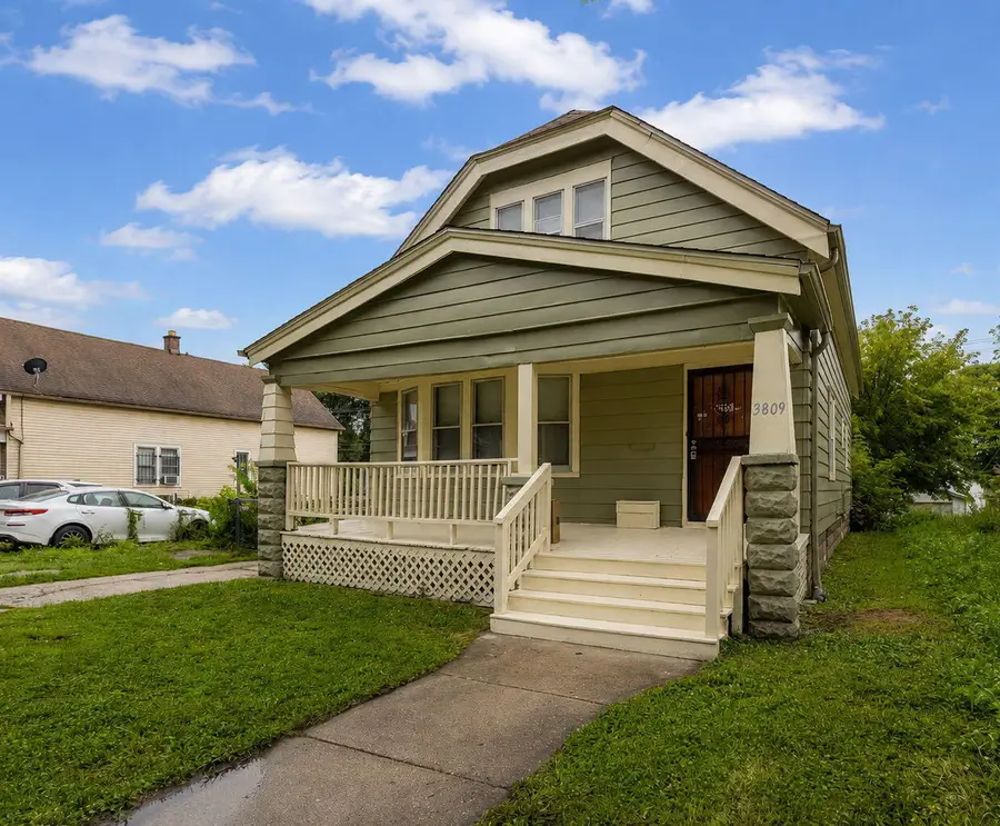 3809 N 15th St, Milwaukee, WI 53206 - #2