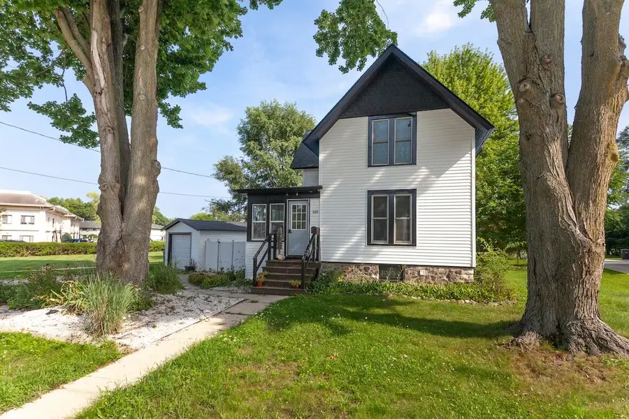 229 S Concord Rd, Oconomowoc, WI 53066 - #2