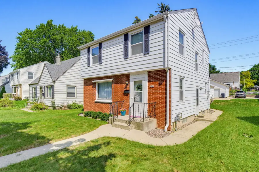 3744 N 100th St, Milwaukee, WI 53222 - #2