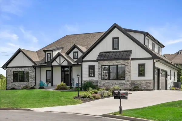 N57W19691 Holly Ct, Menomonee Falls, WI 53051