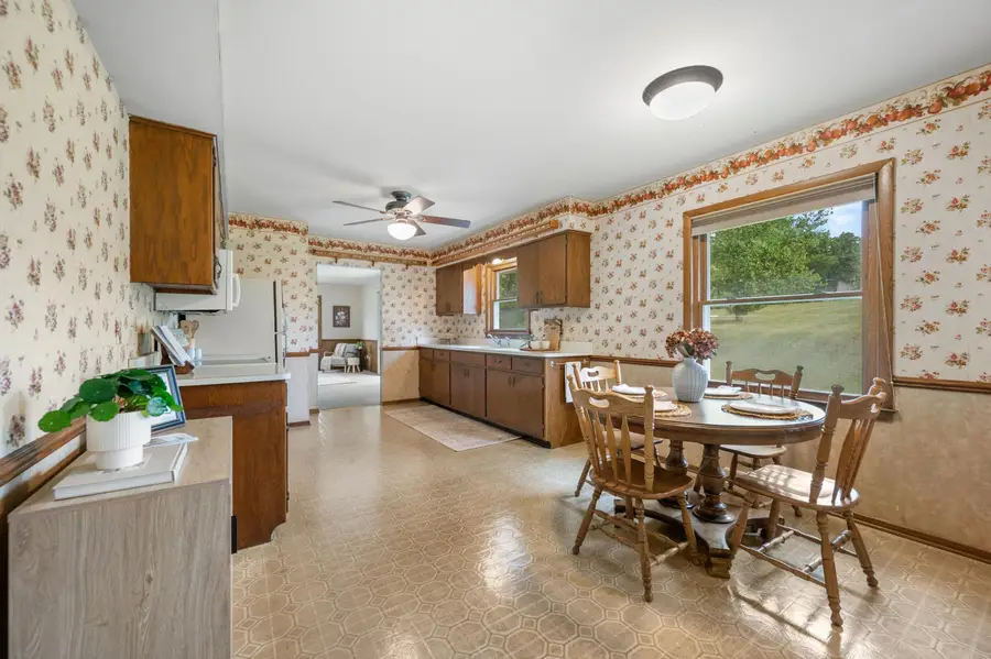 19615 W Coffee Rd, New Berlin, WI 53146 - #3