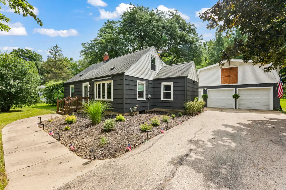 16845 Judith Ln, Brookfield, WI 53005 - #1