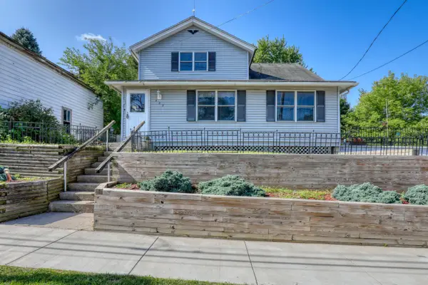 427 W Main St, Newburg, WI 53090