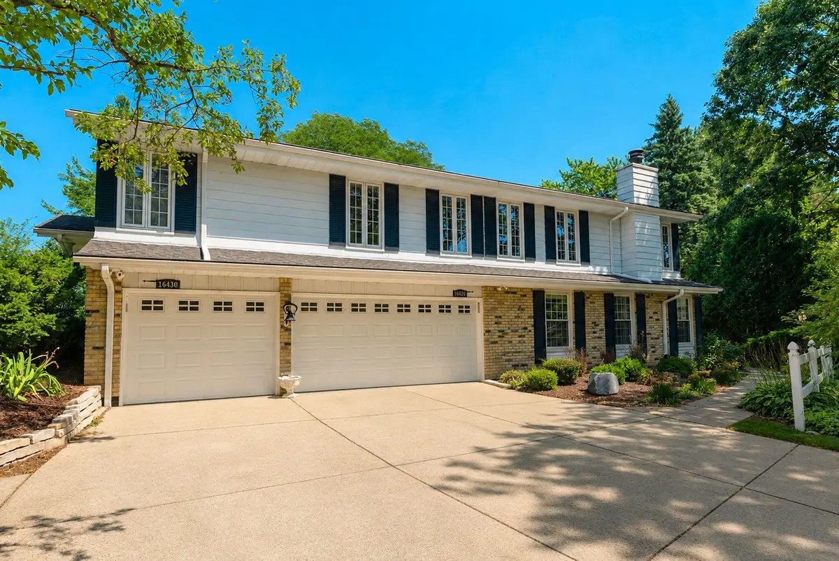 16420 Tia Ct, Brookfield, WI 53005 - #1