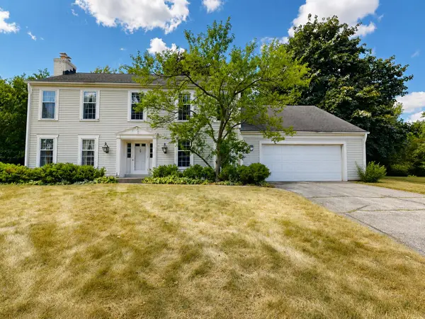 18075 Whippletree Ct, Brookfield, WI 53045