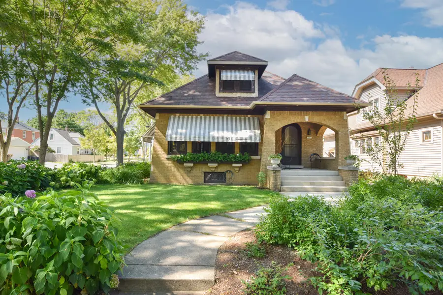 2405 N 73rd St, Wauwatosa, WI 53213 - #2