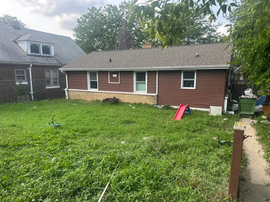 1225 W Capitol Dr, Milwaukee, WI 53206 - #2
