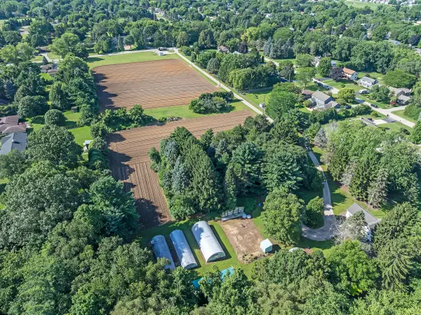 332 4 Mile Rd, Caledonia, WI 53402