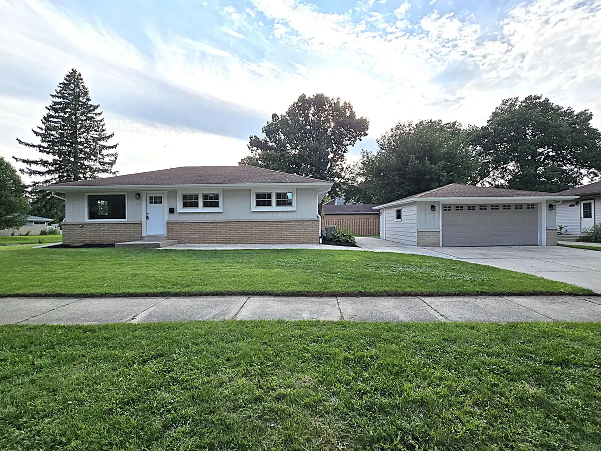 2997 S 105th St, West Allis, WI 53227 - #1