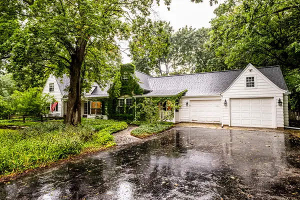1000 Lone Tree Rd, Elm Grove, WI 53122