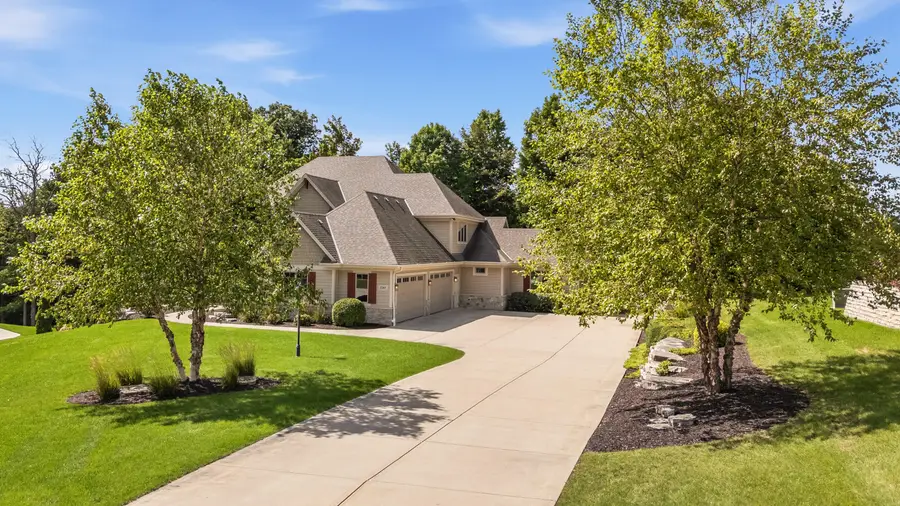 1265 Lorien Ct, Brookfield, WI 53045 - #2