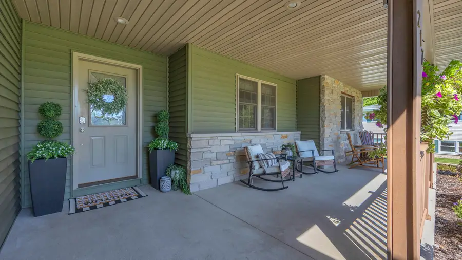 217 N Grant St, Rosendale, WI 54974 - #3