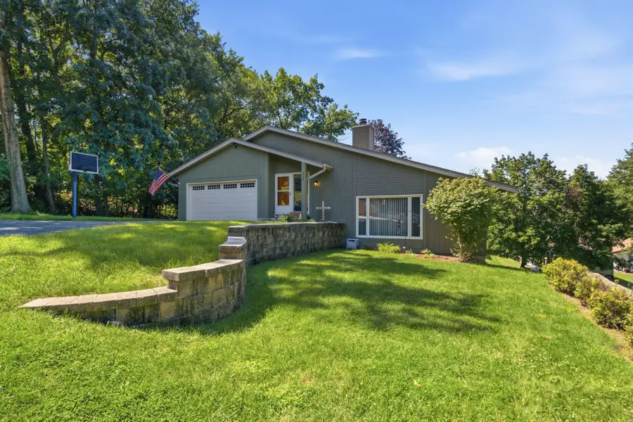 719 Wexford Way, Hartland, WI 53029 - #3