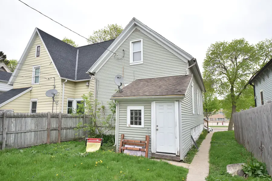 2753 N Pierce St, Milwaukee, WI 53212 - #3