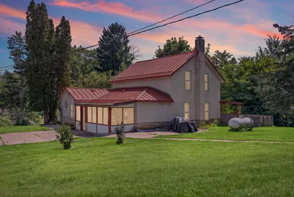 5826 County 21, Hokah, MN 55947