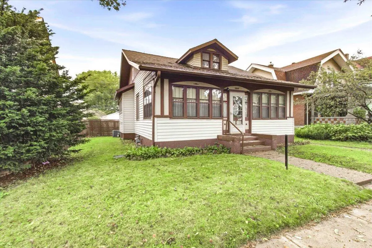 1007 8th St S, La Crosse, WI 54601 - #1