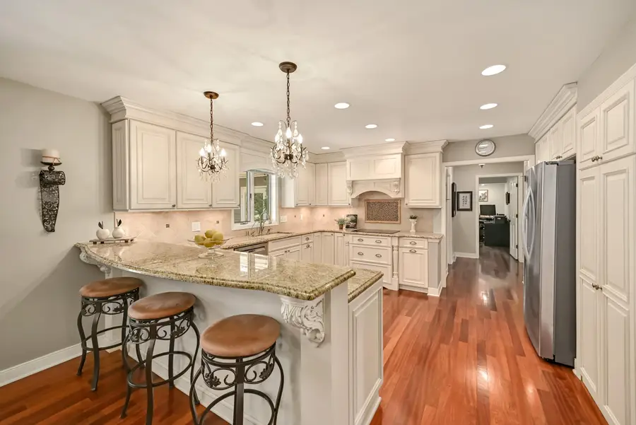 20740 Bartlett Ct, Brookfield, WI 53045 - #2
